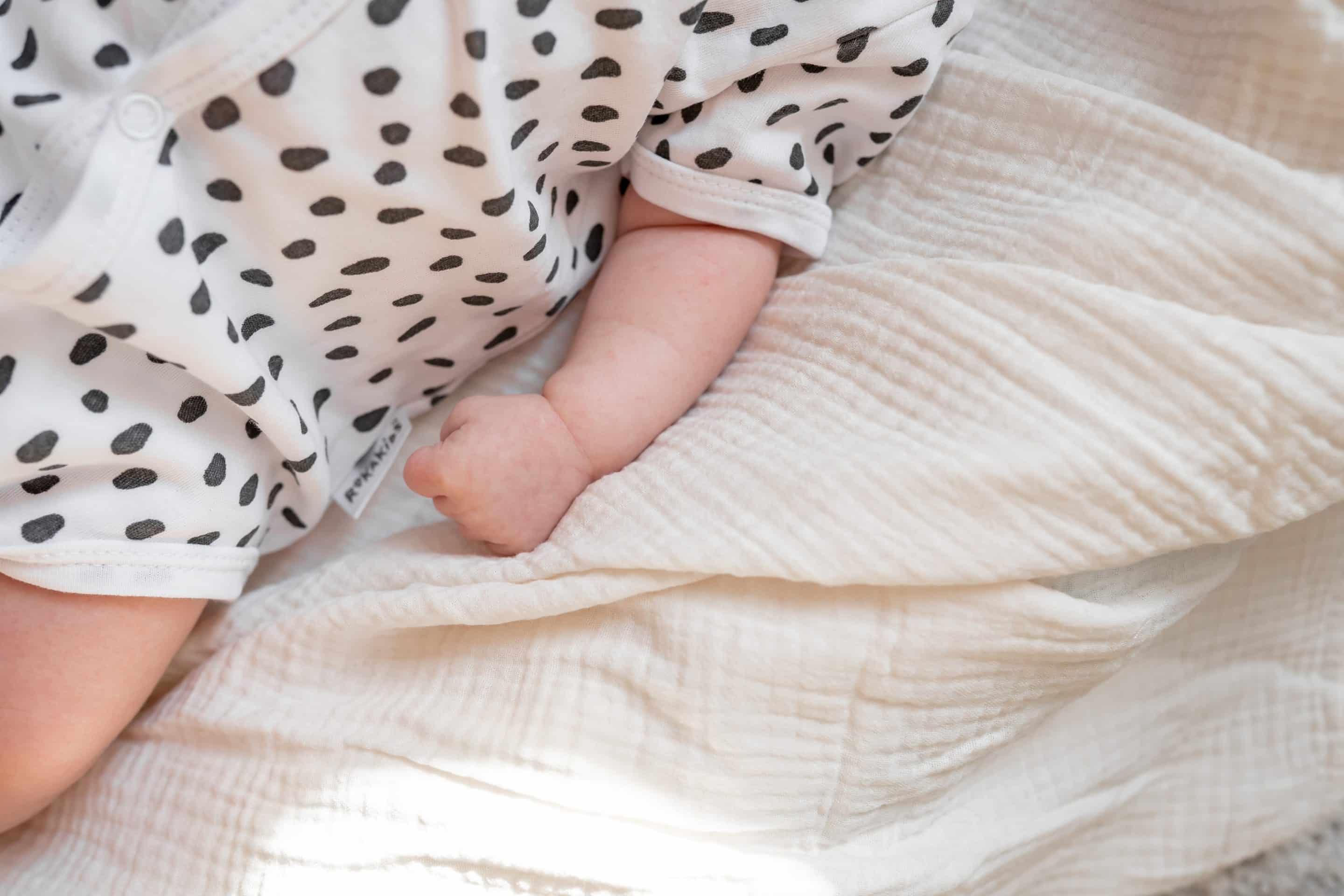 cute-baby-cam-white-blanket