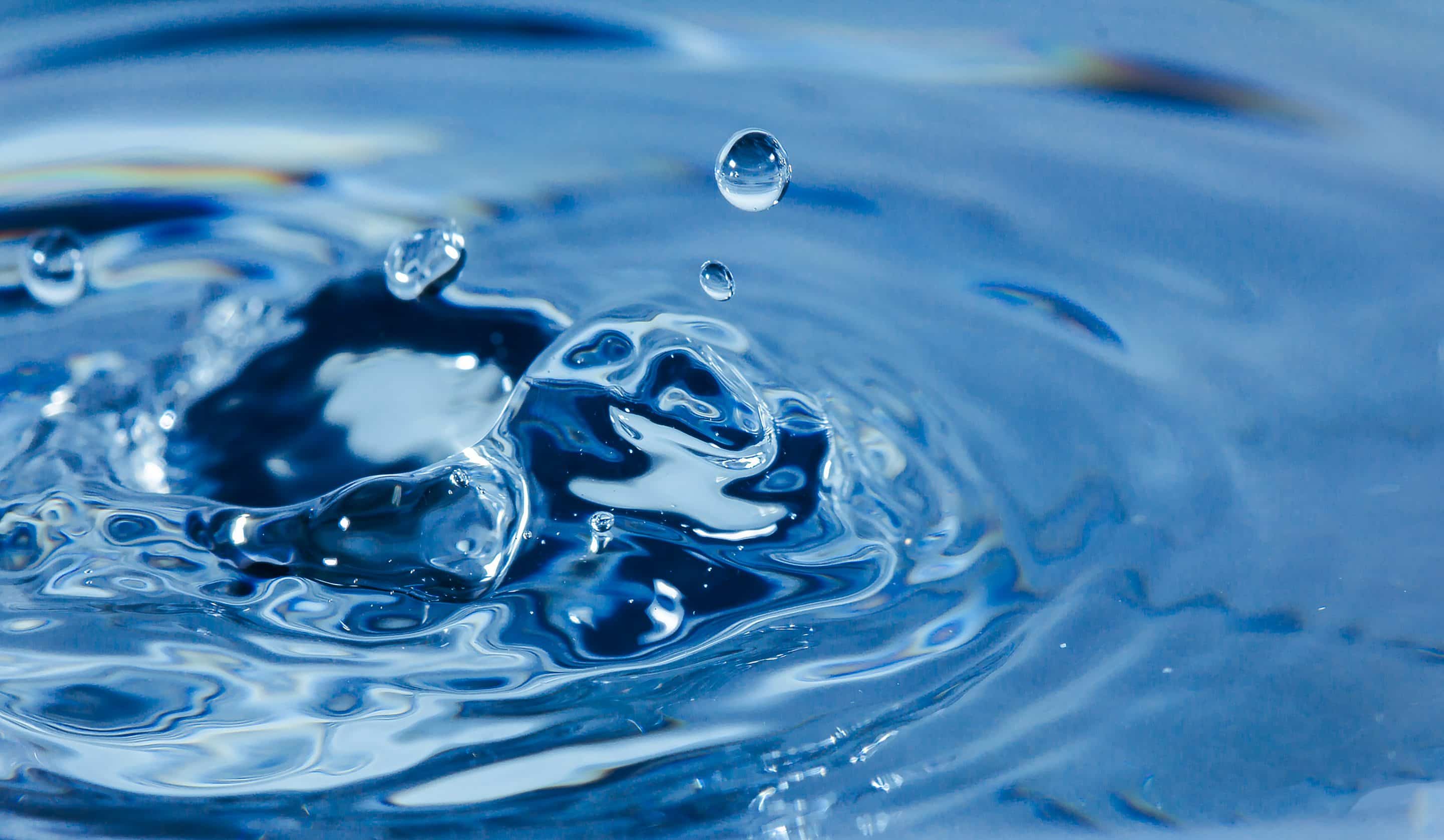 water-droplets-blue-water-drops-splashes-drop-water-close-up-blue-water-drop-macro